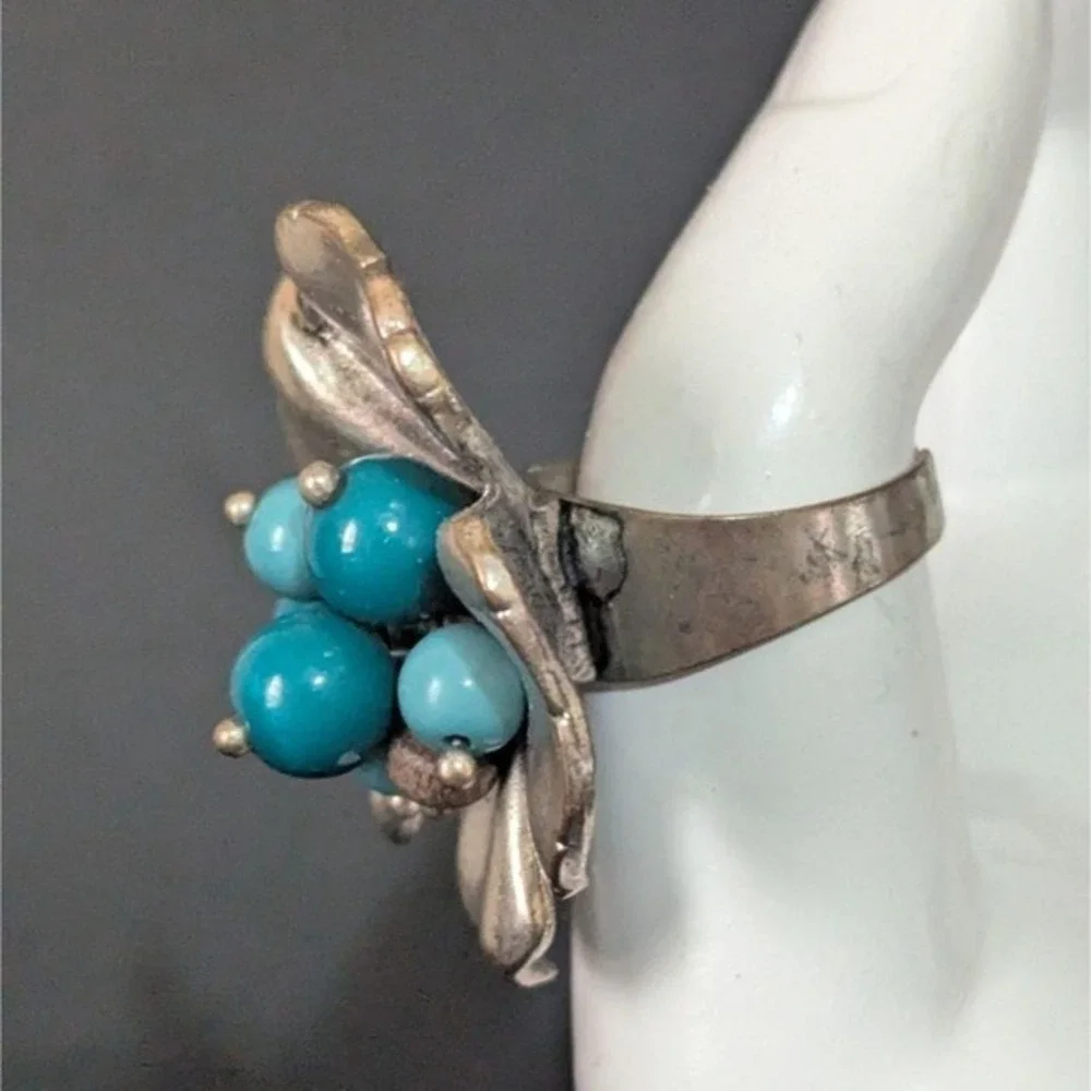 Vintage Silver Tone Flower Ring Faux Turquoise Beads Adjustable‎ Statement Ring